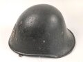 Niederlande 2 Weltkrieg, Stahlhelm Modell 1934. Ungereinigt, eine Niete samt Kinnriemenbefestigung fehlt.