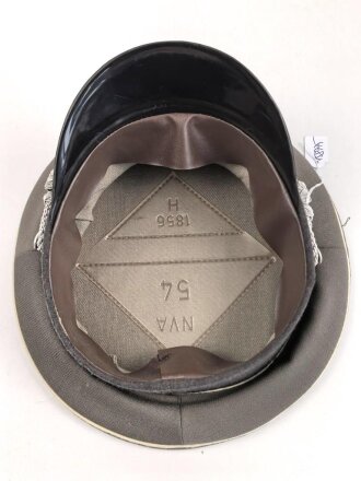 Nationale Volksarmee NVA der DDR, Schirmmütze für einen Offizier der Landstreitkräfte, Kopfgrösse 54, Hergestellt 1984