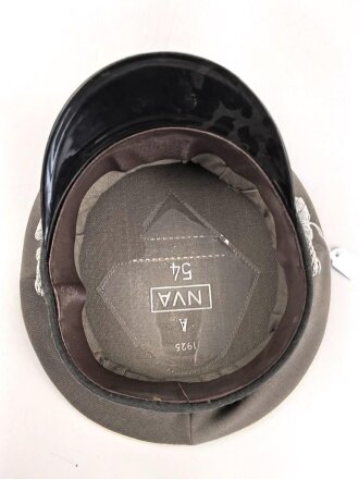 Nationale Volksarmee NVA der DDR, Schirmmütze für einen Offizier der Landstreitkräfte, Kopfgrösse 56, Hergestellt 1978