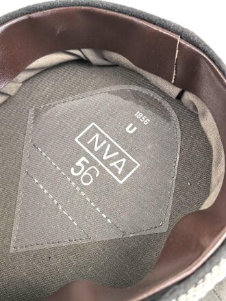 Nationale Volksarmee NVA der DDR, Schirmmütze für einen Offizier der Landstreitkräfte, Kopfgrösse 56, Hergestellt 1978