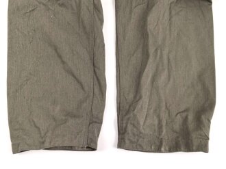 DDR,Jacke und Hose für Angehörige von Kampfgruppen . Guter Zustand