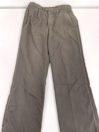 Nationale Volksarmee NVA der DDR, Jacke und Hose für einen Offizier der Landstreitkräfte, Hergestellt 1970, Getragen