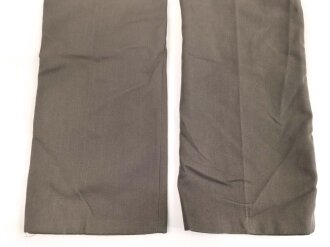 Nationale Volksarmee NVA der DDR, Jacke und Hose für einen Offizier der Landstreitkräfte, Hergestellt 1970, Getragen