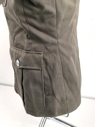 Nationale Volksarmee NVA der DDR, Jacke und Hose für einen Offizier der Landstreitkräfte, Hergestellt 1970, Getragen