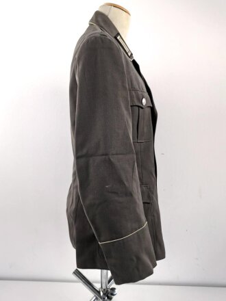 Nationale Volksarmee NVA der DDR, Jacke und Hose für einen Offizier der Landstreitkräfte, Hergestellt 1970, Getragen