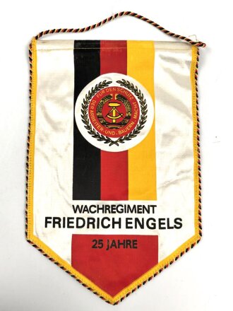 DDR Wimpel "Wachregiment Friedrich Engels 1963-1988" 17 x 27cm