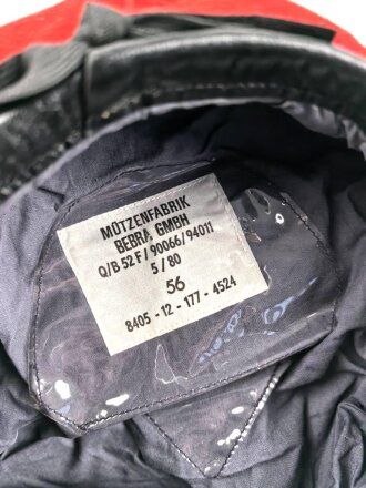 Bundeswehr, Barett rot, Kopfgrösse 56, datiert 1980, ungetragenes Stück
