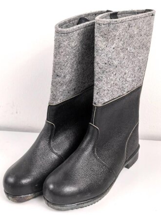 Nationale Volksarmee der DDR, paar Winterstiefel für Mannschaften. Ungetragen, NVA Größe 28 = US 9 = EU 42,5