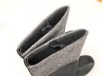 Nationale Volksarmee der DDR, paar Winterstiefel für Mannschaften. Ungetragen, NVA Größe 28 = US 9 = EU 42,5