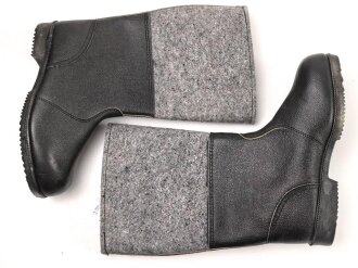 Nationale Volksarmee der DDR, paar Winterstiefel für Mannschaften. Ungetragen, NVA Größe 28 = US 9 = EU 42,5