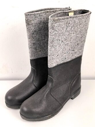 Nationale Volksarmee der DDR, paar Winterstiefel für Mannschaften. Ungetragen, NVA Größe 29 = US 9,5 = EU 43,5