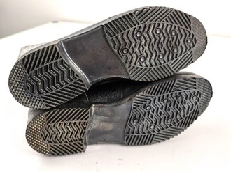 Nationale Volksarmee der DDR, paar Winterstiefel für Mannschaften. Ungetragen, NVA Größe 29 = US 9,5 = EU 43,5