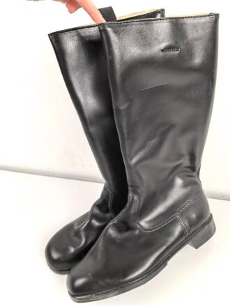 Nationale Volksarmee der DDR, paar Stiefel für Offiziere. Ungetragen,  Ungetragen, NVA Größe 29 = US 9,5 = EU 43,5. Einige Farbflecken ?