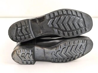 Nationale Volksarmee der DDR, paar Stiefel für Offiziere. Ungetragen,  Ungetragen, NVA Größe 29 = US 9,5 = EU 43,5. Einige Farbflecken ?
