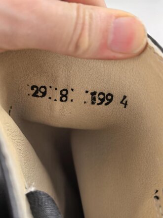 Nationale Volksarmee der DDR, paar Stiefel für Offiziere. Ungetragen,  Ungetragen, NVA Größe 29 = US 9,5 = EU 43,5. Einige Farbflecken ?