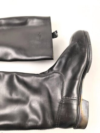 Nationale Volksarmee der DDR, paar Stiefel für Offiziere. Ungetragen,  Ungetragen, NVA Größe 29 = US 9,5 = EU 43,5. Einige Farbflecken ?