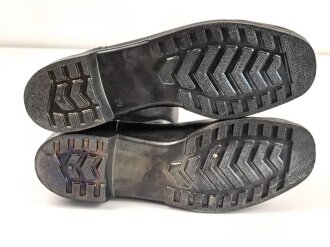 Nationale Volksarmee der DDR, paar Stiefel für Mannschaften. Ungetragen, NVA Größe 29 = US 9,5 = EU 43,5