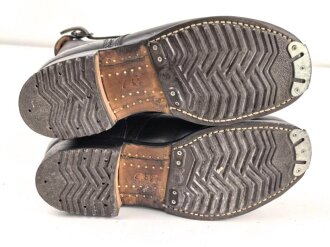 Bundeswehr, Paar Kampfstiefel Modell 1957, getragenes Paar, Sohlenlänge 28,5cm, ungereinigt