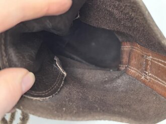 Bundeswehr, Paar Kampfstiefel Modell 1971. Sohlenlänge 32cm. Getragenes, ungereinigtes Paar, nicht geschwärzt