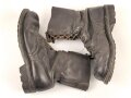 Bundeswehr, Paar Kampfstiefel Modell 1971. Sohlenlänge 32cm. Getragenes, ungereinigtes Paar, nicht geschwärzt