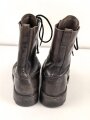 Bundeswehr, Paar Kampfstiefel Modell 1971. Sohlenlänge 31,5cm. Getragenes, ungereinigtes Paar, nicht geschwärzt
