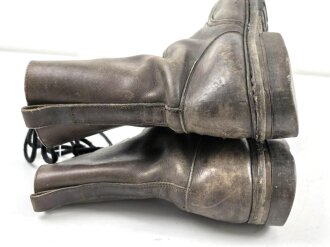 Bundeswehr, Paar Kampfstiefel Modell 1971. Sohlenlänge 32cm. Getragenes, ungereinigtes Paar, nicht geschwärzt