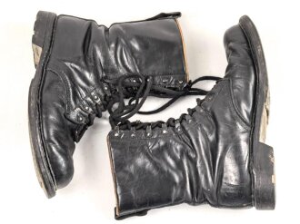 Bundeswehr, Paar Stiefel für Fallschirmjäger alter Art . Dreiteilige Sohle, Gesamtlänge 31,5cm,  getragenes Paar, ungereinigt