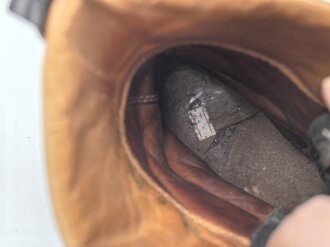 Bundeswehr, Paar Stiefel für Fallschirmjäger alter Art . Dreiteilige Sohle, Gesamtlänge 31,5cm,  getragenes Paar, ungereinigt