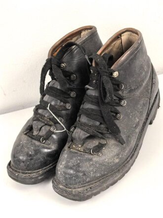 Bundeswehr, Skischuh alter Art, Sohlenlänge 31cm, ungereinigtes Paar