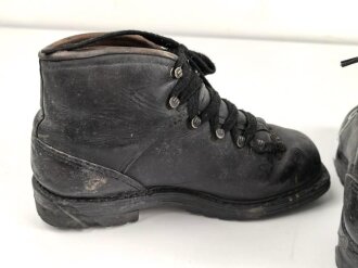Bundeswehr, Skischuh alter Art, Sohlenlänge 31cm, ungereinigtes Paar