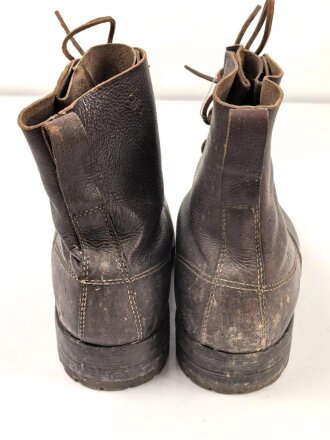 Schweden, Paar Armeestiefel datiert 1941. Ungereinigt, Sohlenlänge 30cm