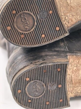 Paar Stiefel für weibliches Personal der Wehrmacht ( Helferinnen und RAD w. ) Getragenes, ungereinigtes Paar, Sohlenlänge 25cm