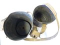 Kappenbehälter zum "Gestell 40" für Richtkreise und Entfernungsmesser 36, überlackiert, darunter sandfarbener Originallack