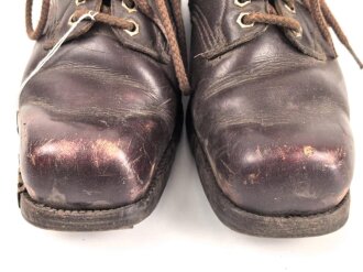 Paar Skischuhe aus Hitlerjugend Nachlass. Sicherlich privat beschafft, getragenes Paar, Sohlenlänge 27cm