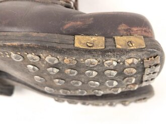 Paar Skischuhe aus Hitlerjugend Nachlass. Sicherlich privat beschafft, getragenes Paar, Sohlenlänge 27cm