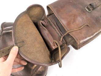 1. Weltkrieg , Paar Satteltaschen, Gebraucht, Leder weich, datiert 1916 oder 18. Ungereinigt.