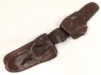 Paar Satteltaschen, Gebraucht, Leder weich, Alter und Herkunft unbekannt. Taschenmaß etwa 11 x 40cm