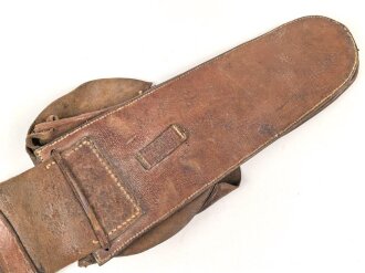 Paar Satteltaschen, Gebraucht, Leder weich, Alter und Herkunft unbekannt. Taschenmaß etwa 11 x 40cm