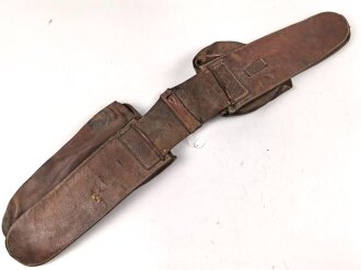 Paar Satteltaschen, Gebraucht, Leder weich, Alter und Herkunft unbekannt. Taschenmaß etwa 11 x 40cm