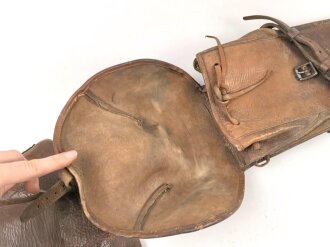 1. Weltkrieg,  Paar Satteltaschen, Gebraucht, Leder weich, Gestempelt ...... MAESTRANZA 1917