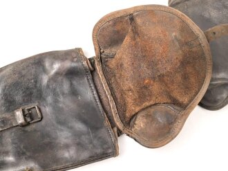 1. Weltkrieg,  Paar Satteltaschen, defekt, datiert 1916, die Verbindungsriemen nicht zugehörig