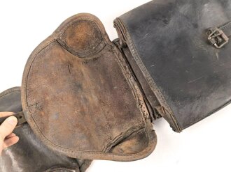 1. Weltkrieg,  Paar Satteltaschen, defekt, datiert 1916, die Verbindungsriemen nicht zugehörig