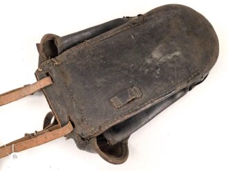 1. Weltkrieg,  Paar Satteltaschen, defekt, datiert 1916, die Verbindungsriemen nicht zugehörig
