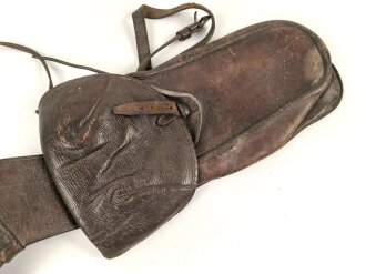 Paar Satteltaschen, Gebraucht, Leder weich, Alter und Herkunft unbekannt. Taschenmaß etwa 11 x 40cm