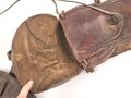 Paar Satteltaschen, Gebraucht, Leder weich, Alter und Herkunft unbekannt. Taschenmaß etwa 11 x 40cm