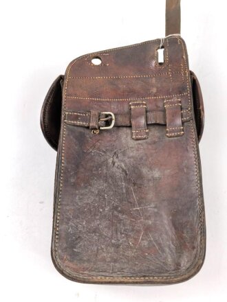 Kaiserreich und 1. Weltkrieg,  Satteltasche für Offiziere, Leder angetrocknet, ungereinigtes Stück