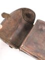 Kaiserreich und 1. Weltkrieg,  Satteltasche für Offiziere, Leder angetrocknet, ungereinigtes Stück
