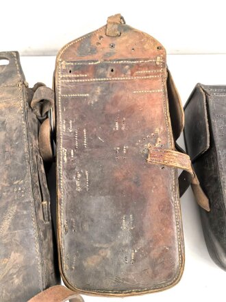 Konvolut 5 Satteltaschen, Gebraucht, jeweils unvollständig, Alter und Herkunft unbekannt.