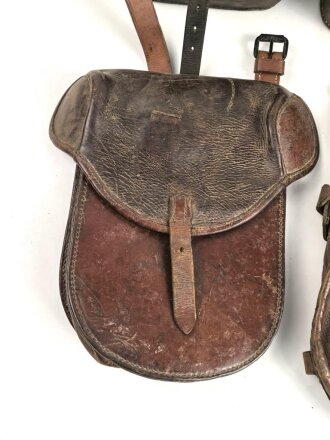 Konvolut 5 Satteltaschen, Gebraucht, jeweils unvollständig, Alter und Herkunft unbekannt.