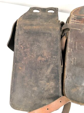 Konvolut 5 Satteltaschen, Gebraucht, jeweils unvollständig, Alter und Herkunft unbekannt.